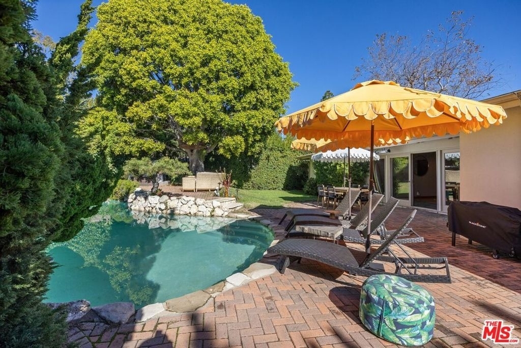 1133 Somera Road - Photo 1