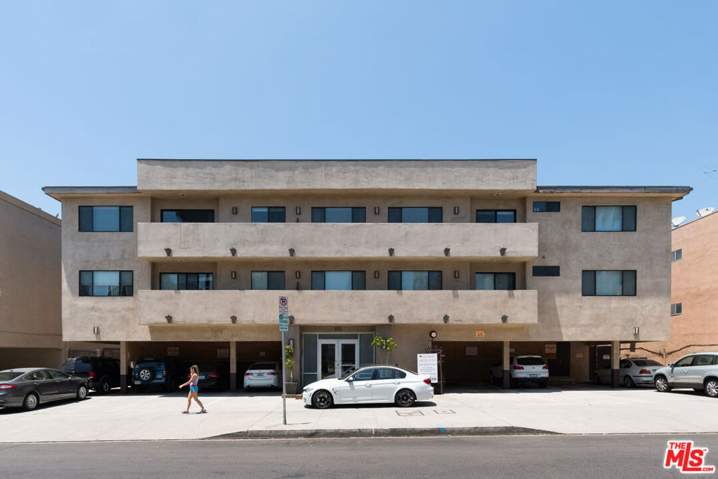 931 N Alfred Street - Photo 0