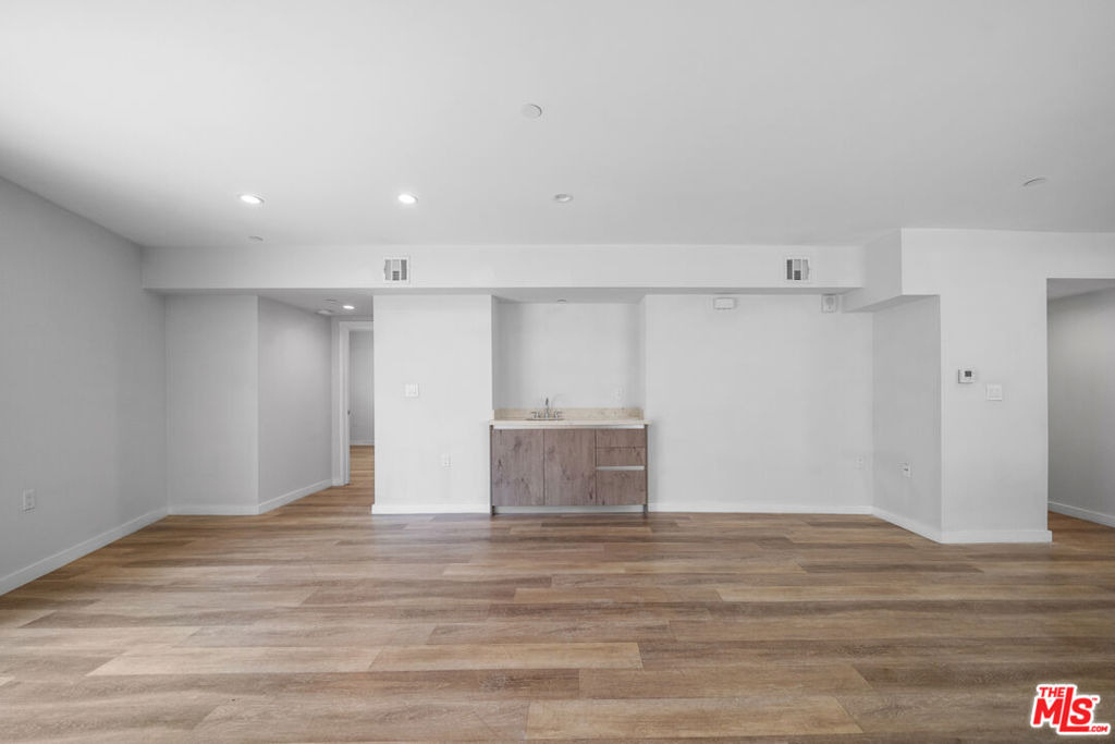 8532 Cashio Street - Photo 4