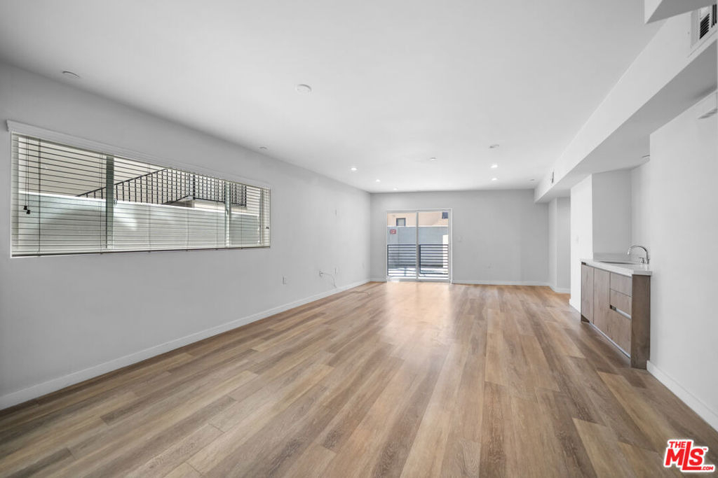 8532 Cashio Street - Photo 3