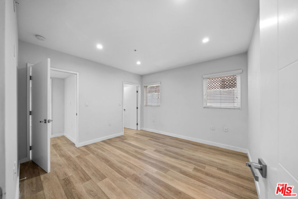 8532 Cashio Street - Photo 16