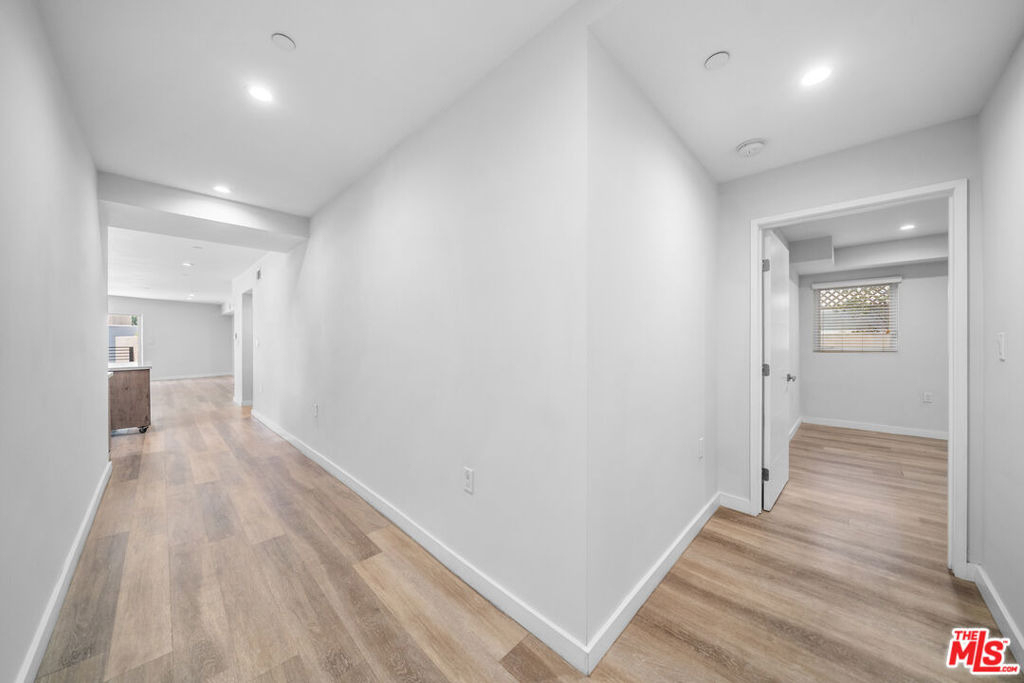8532 Cashio Street - Photo 9