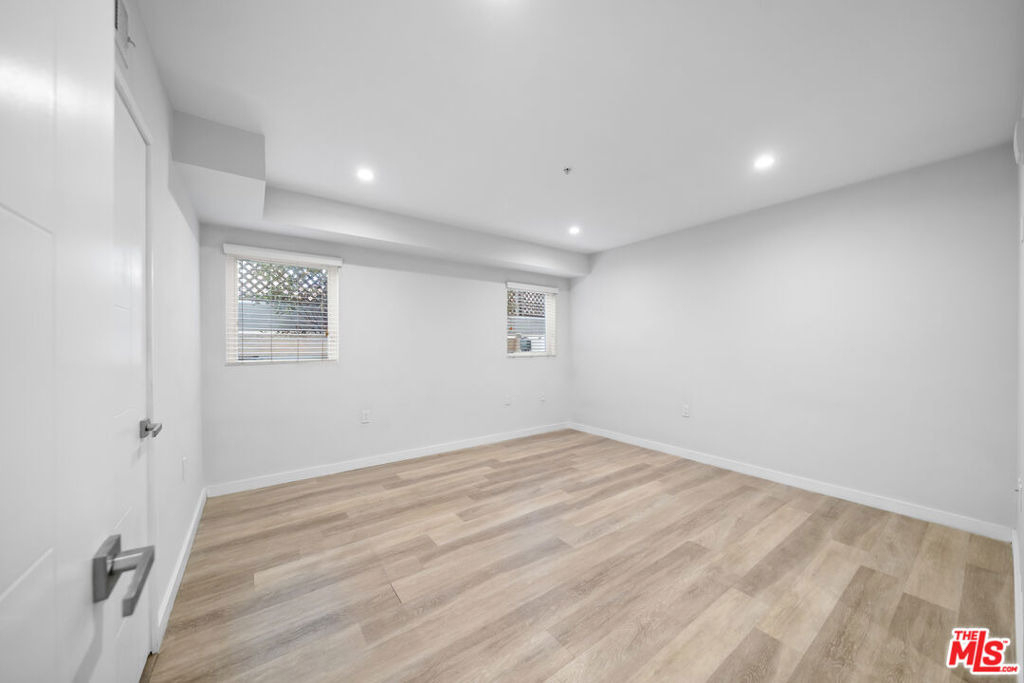 8532 Cashio Street - Photo 23