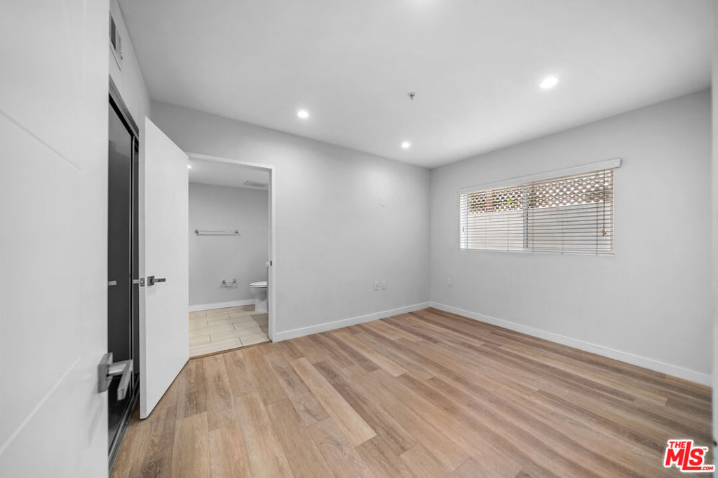 8532 Cashio Street - Photo 13