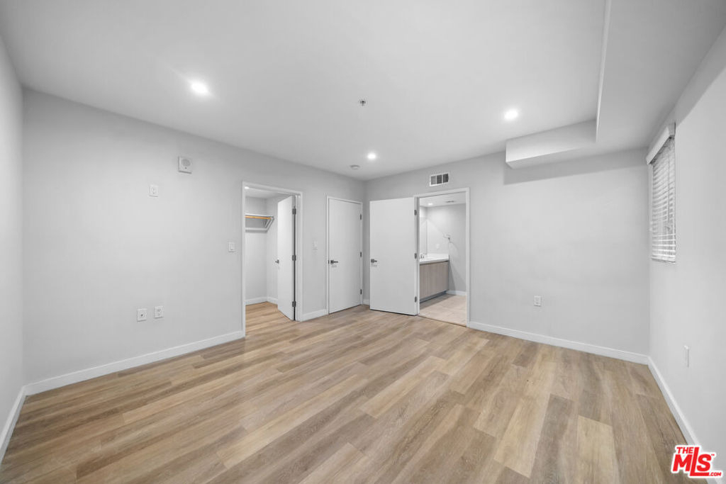 8532 Cashio Street - Photo 10