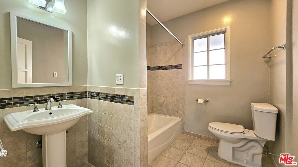 1020 S Norton Avenue - Photo 16