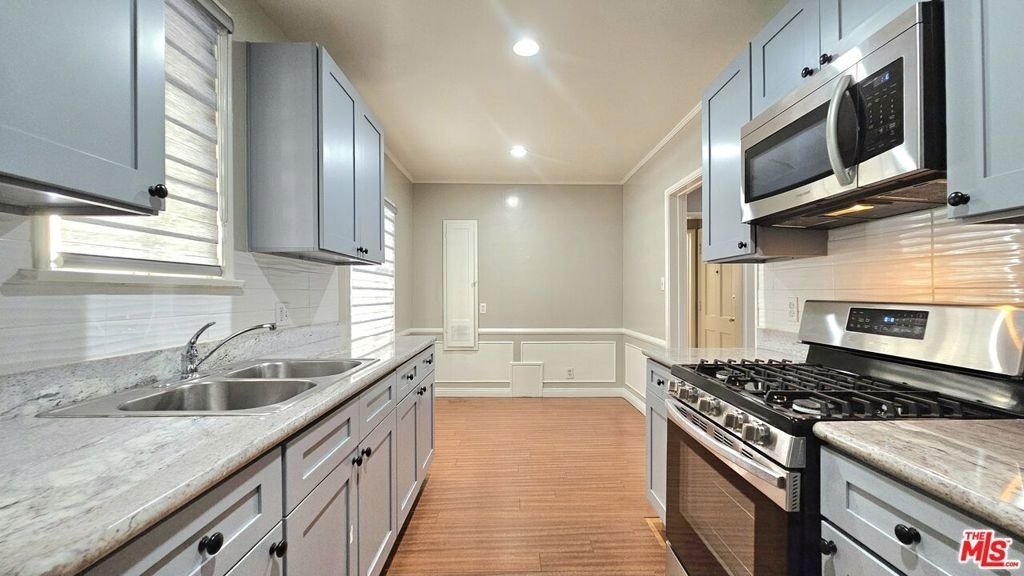 1020 S Norton Avenue - Photo 8