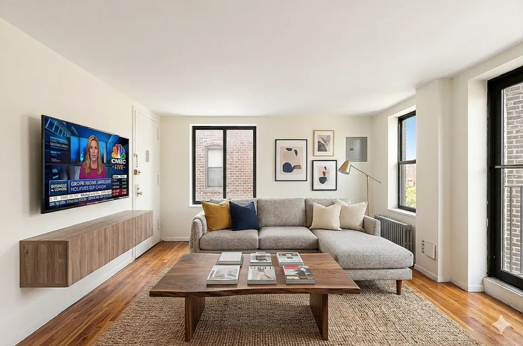 29 7th Avenue - Photo 1