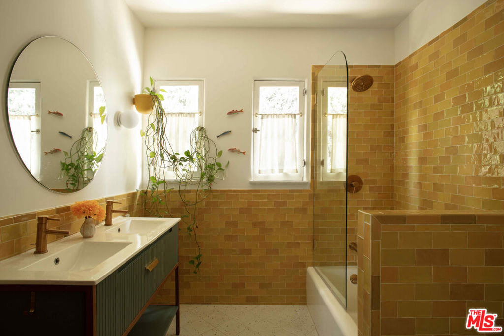 5662 Berkshire Drive - Photo 17