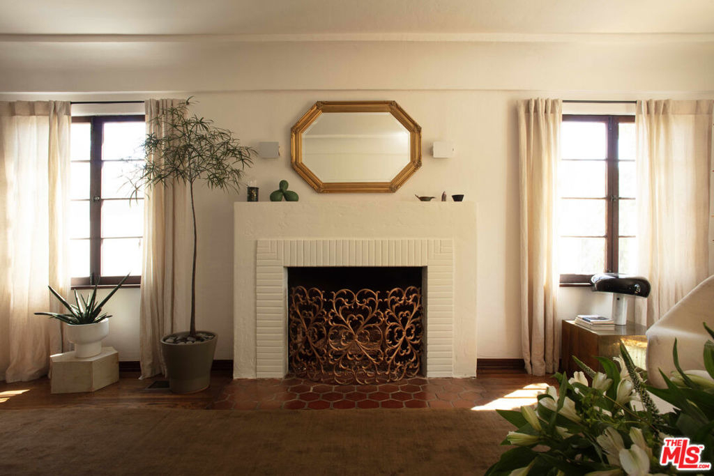 5662 Berkshire Drive - Photo 7