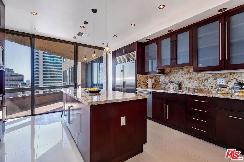 10430 Wilshire Boulevard - Photo 13