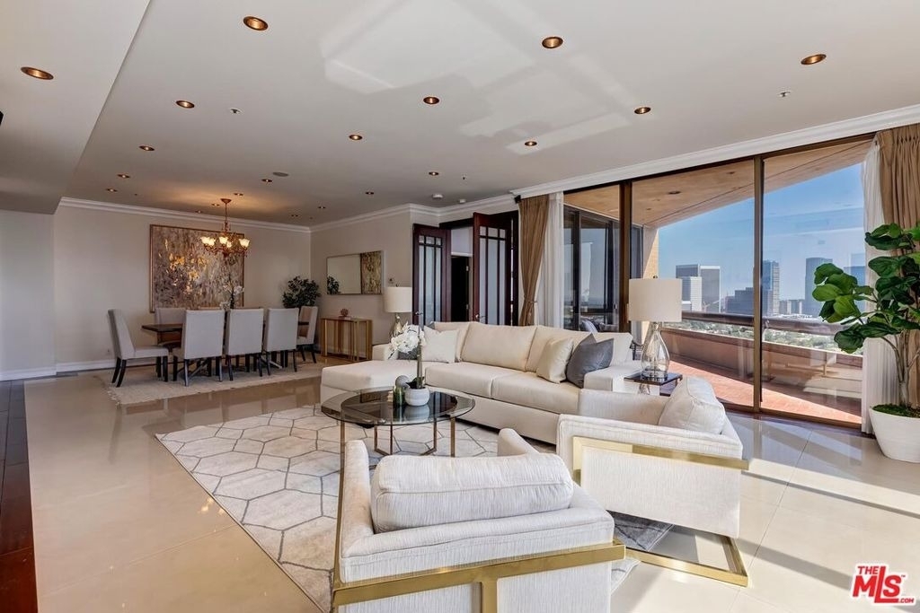 10430 Wilshire Boulevard - Photo 3