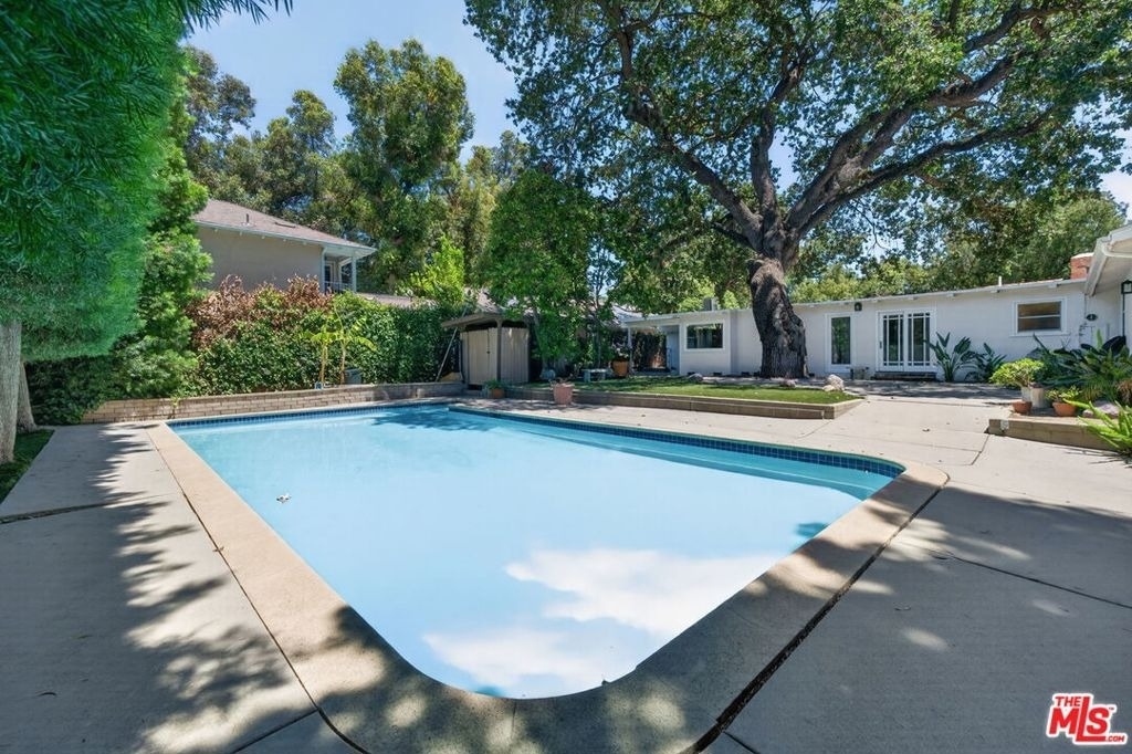 21309 Ibanez Avenue - Photo 2
