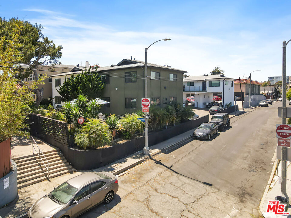 119 Paloma Avenue - Photo 19