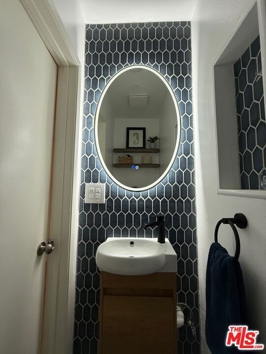 5825 Bowcroft Street - Photo 19