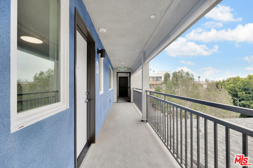 917 S Berendo Street - Photo 18