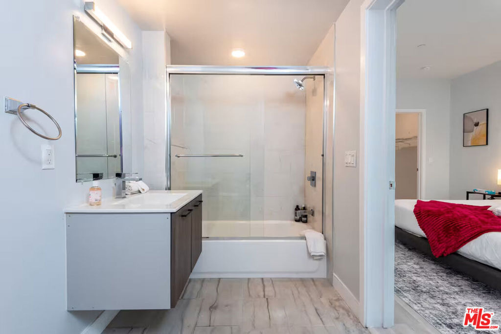 917 S Berendo Street - Photo 10