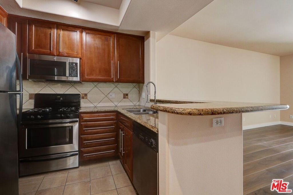 10275 Missouri Avenue - Photo 3