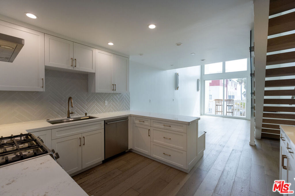 22 Navy Street - Photo 8