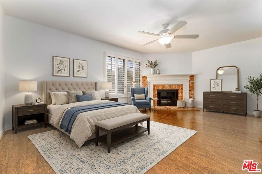 18100 Burbank Boulevard - Photo 10