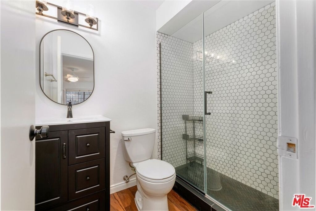 18100 Burbank Boulevard - Photo 17
