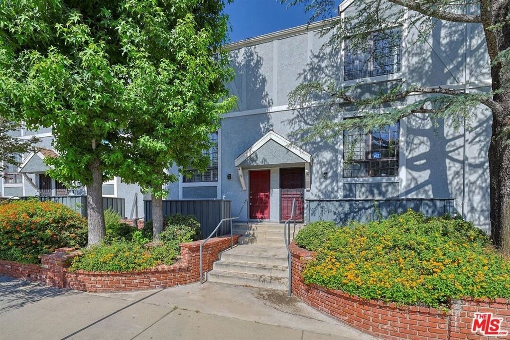 18100 Burbank Boulevard - Photo 1