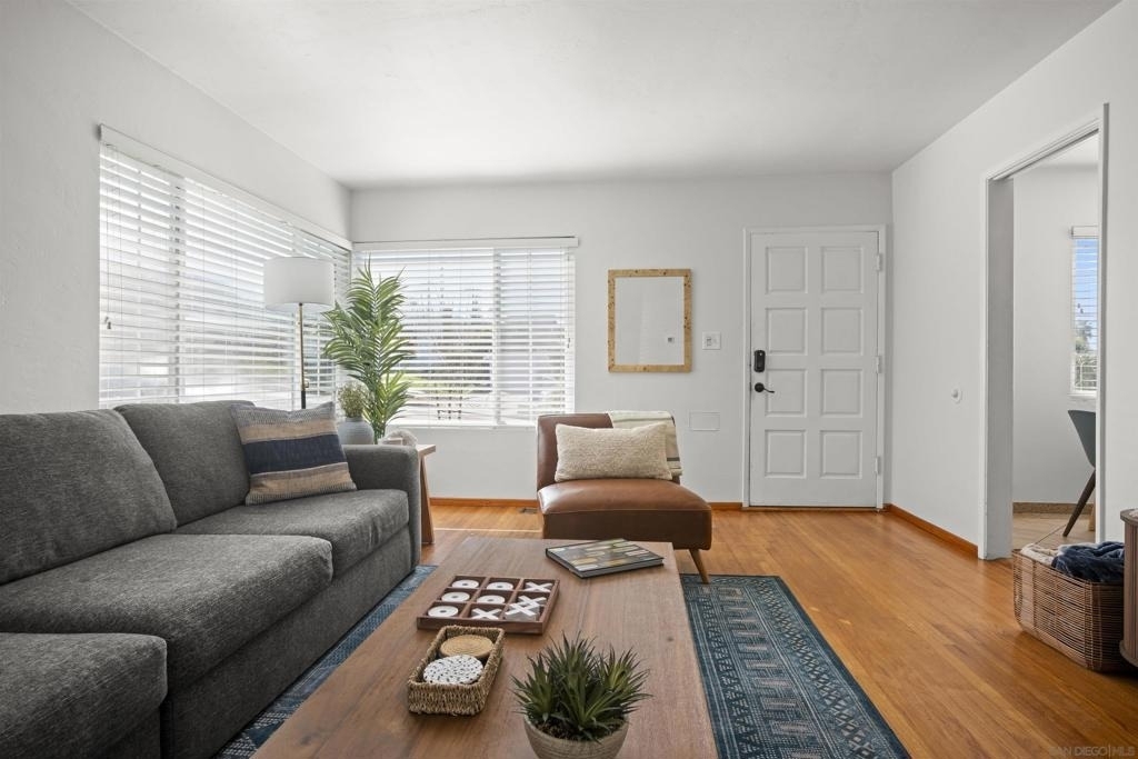 4614 Saratoga Ave - Photo 11