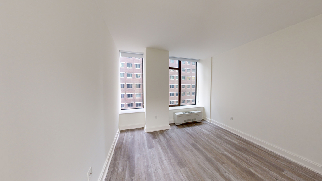 10 Hanover Square - Photo 2