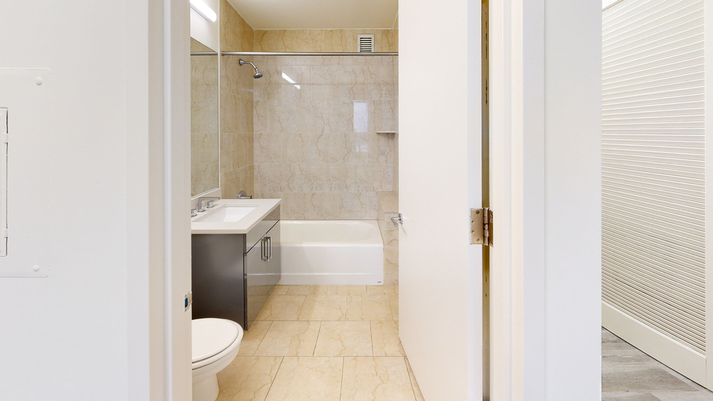 10 Hanover Square - Photo 6