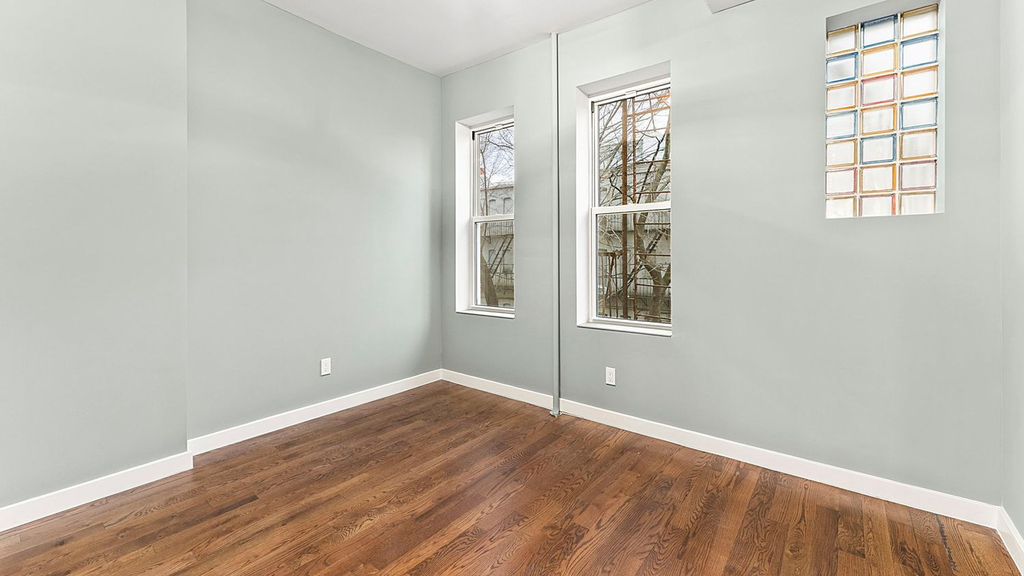 18-20 Woodbine Street - Photo 3