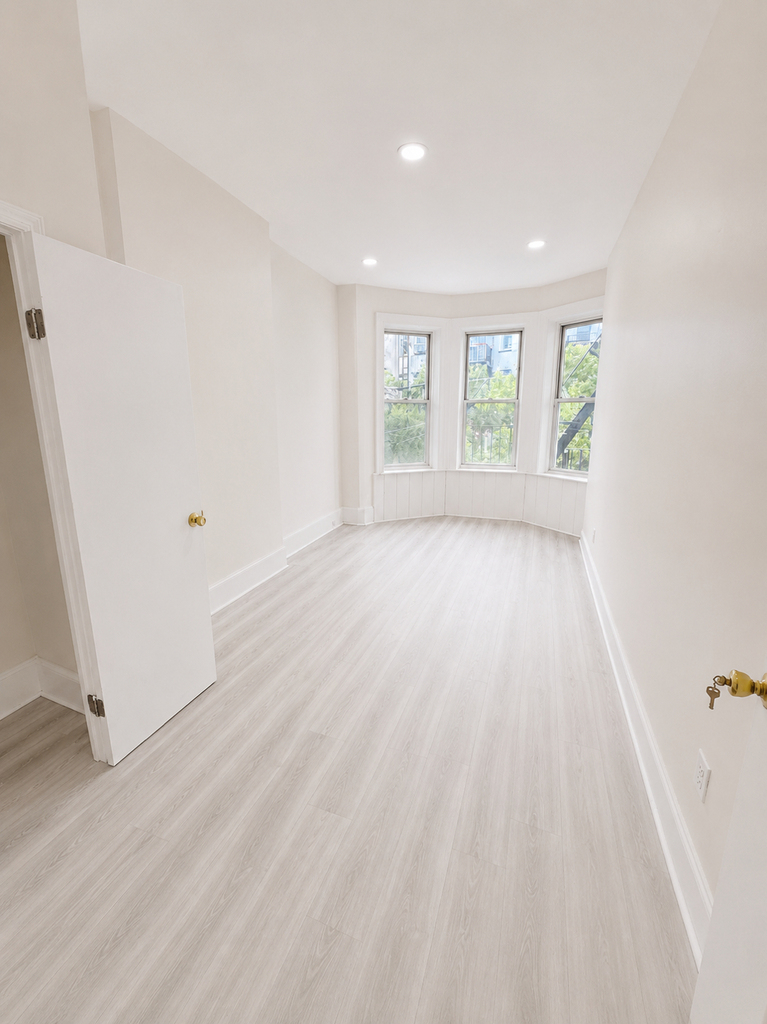 60-70 69th Avenue - Photo 5