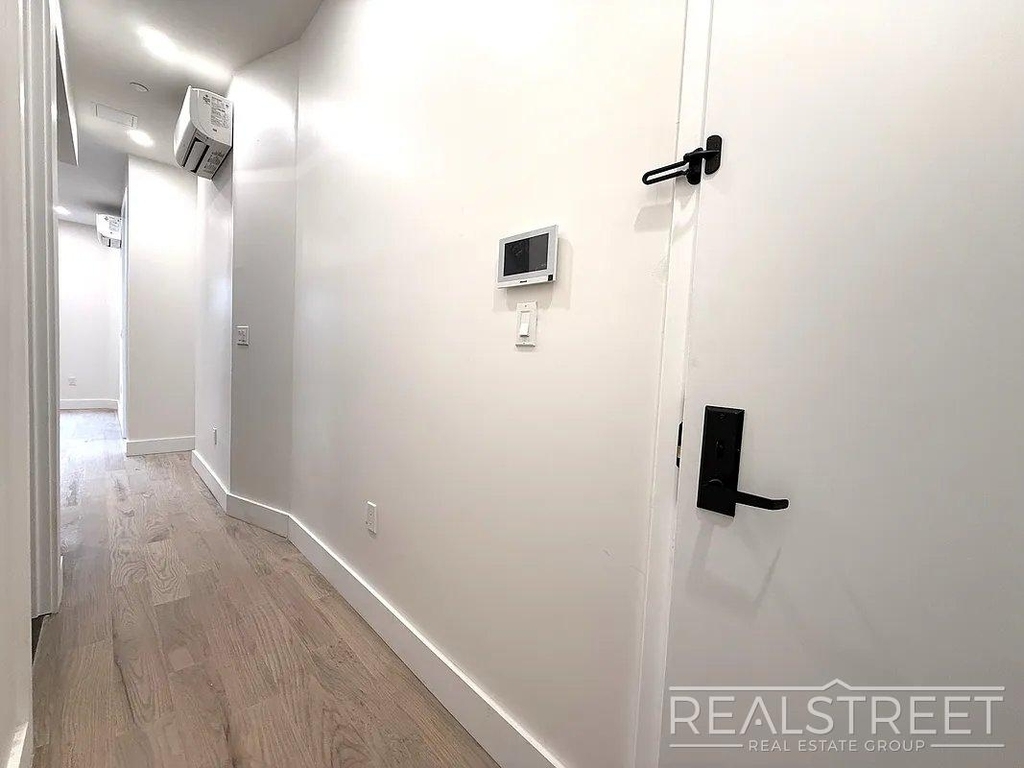 2324 Bedford Avenue - Photo 3