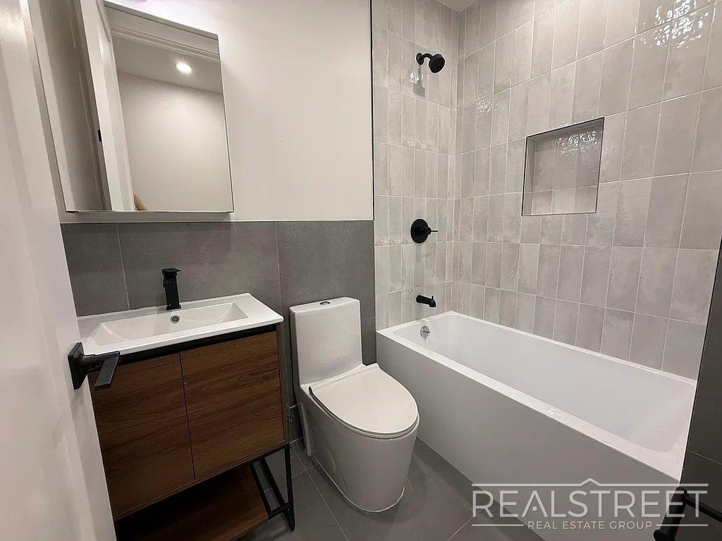 2324 Bedford Avenue - Photo 9
