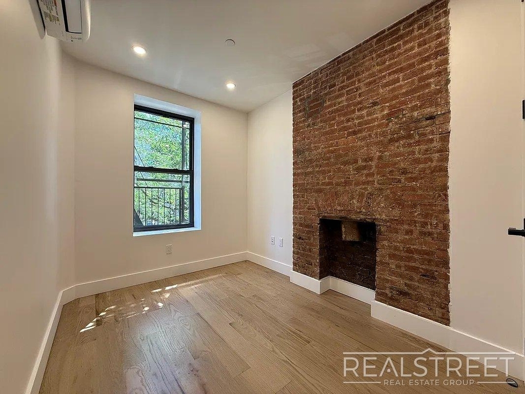 2324 Bedford Avenue - Photo 6