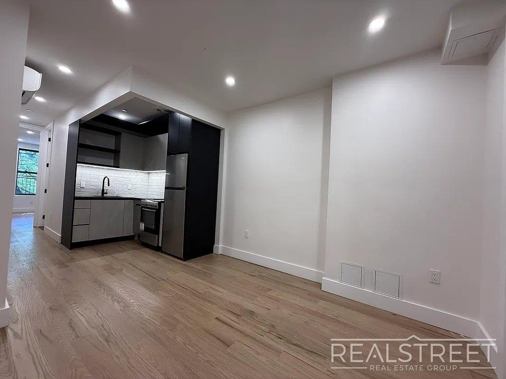 2324 Bedford Avenue - Photo 5