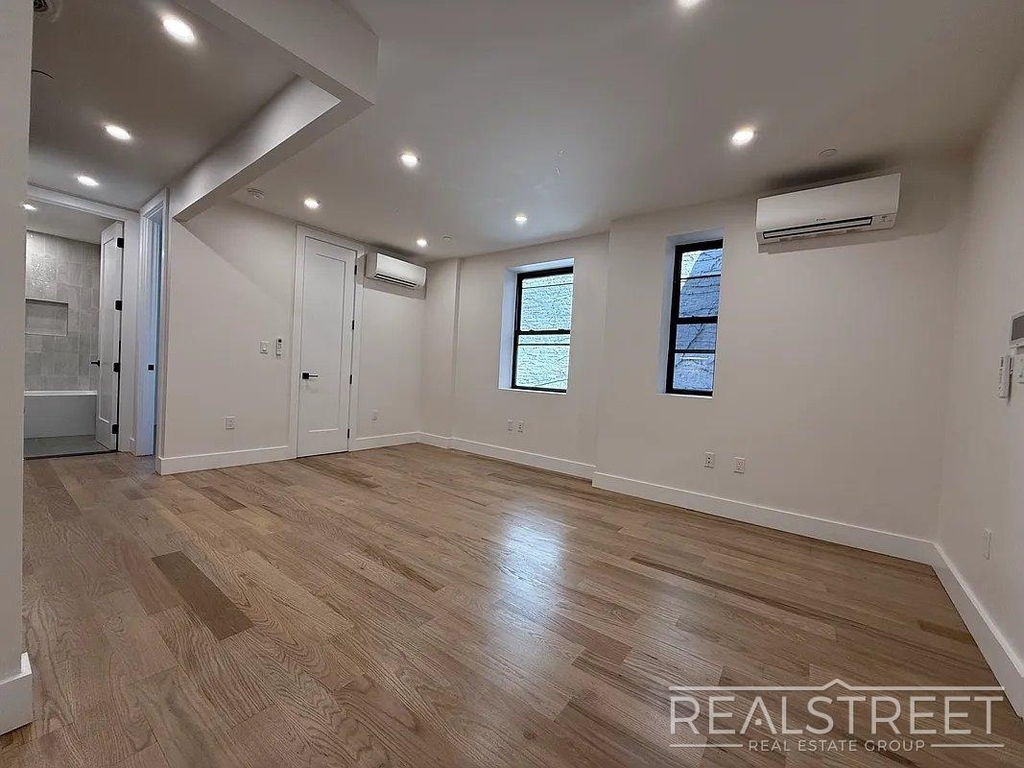 2324 Bedford Avenue - Photo 5