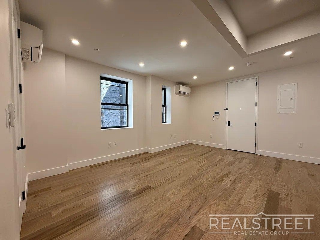 2324 Bedford Avenue - Photo 9