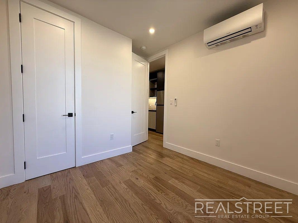 2324 Bedford Avenue - Photo 8