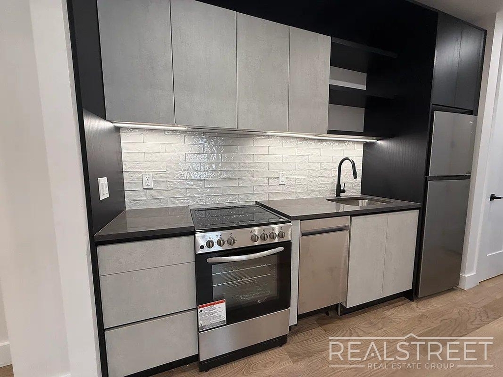 2324 Bedford Avenue - Photo 2