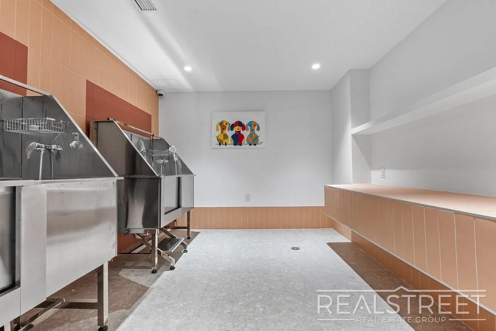150 Noll St - Photo 16