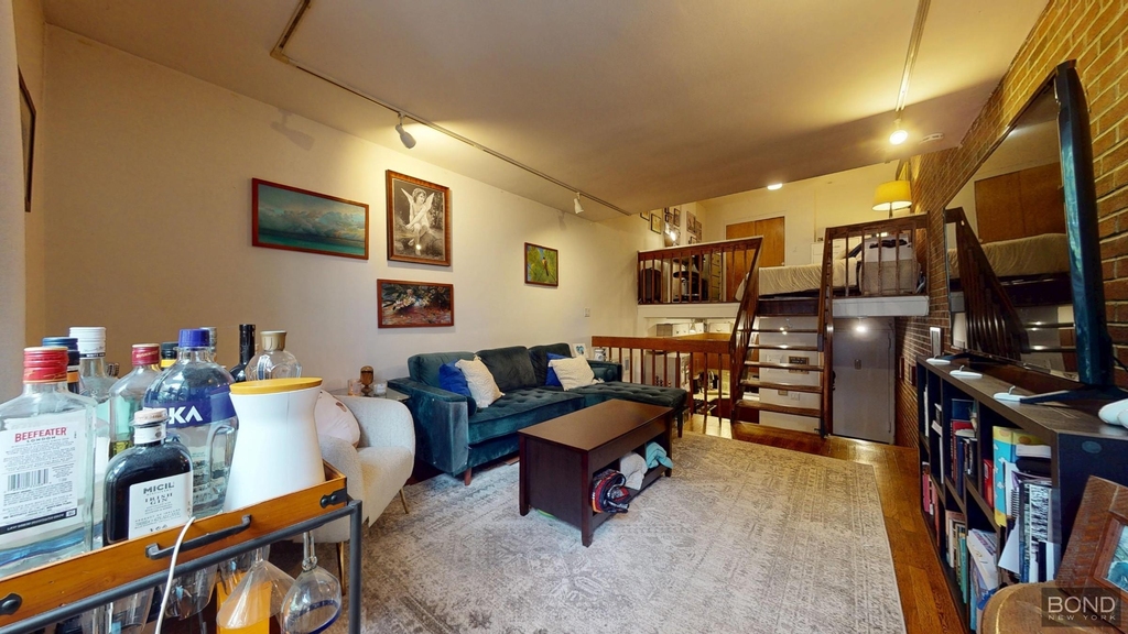 East 88th Street - Photo 1
