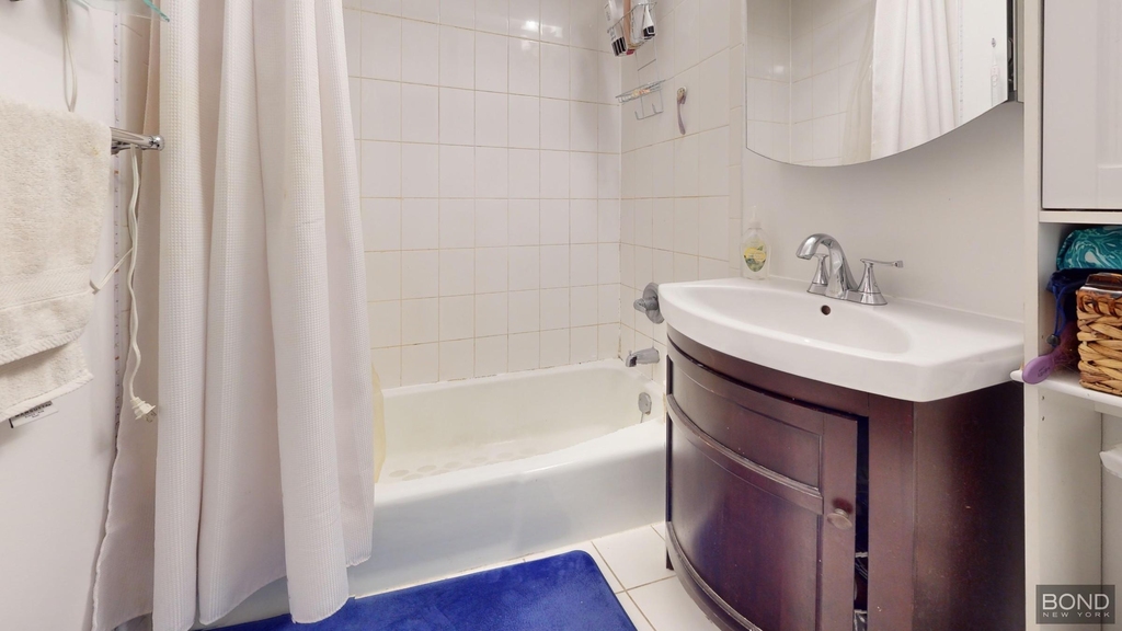 East 88th Street - Photo 8