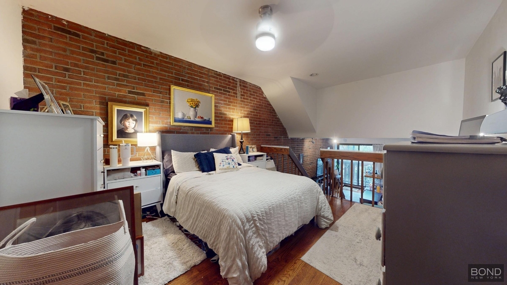 East 88th Street - Photo 6