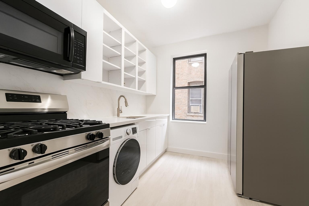 3415 Broadway - Photo 2