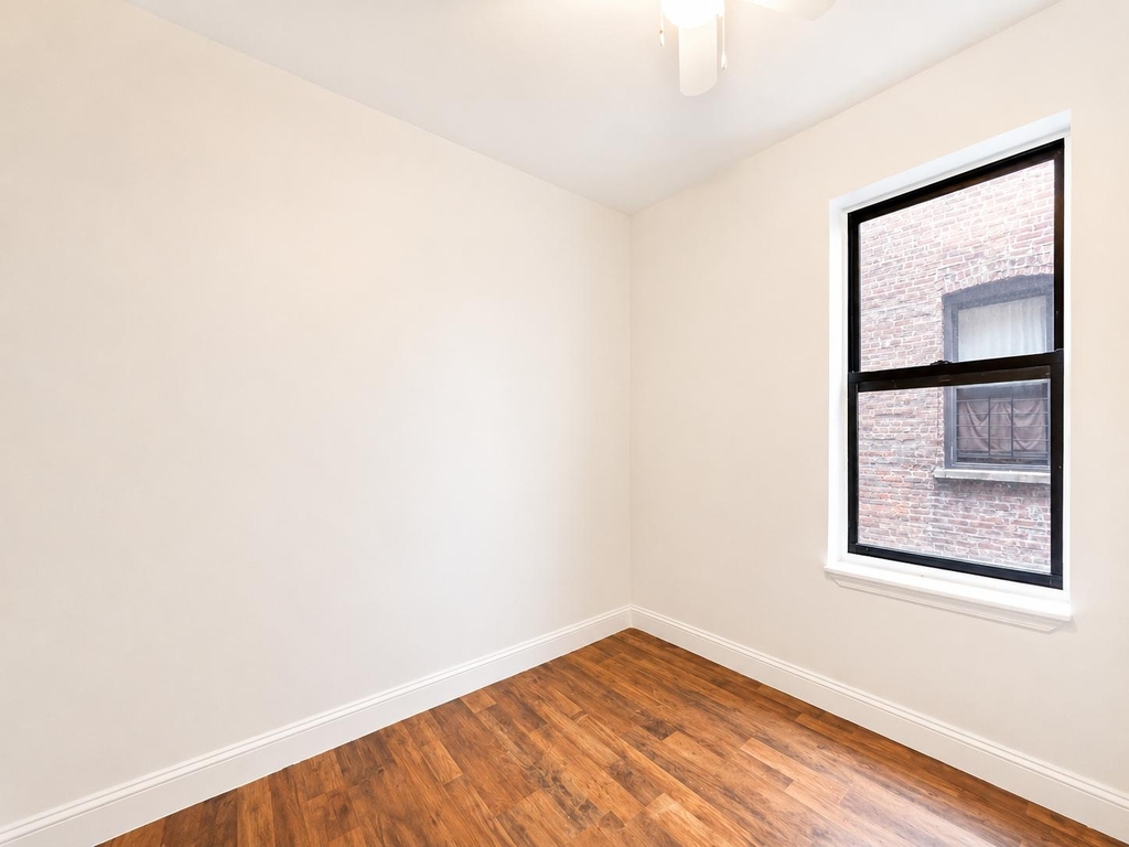 3415 Broadway - Photo 15