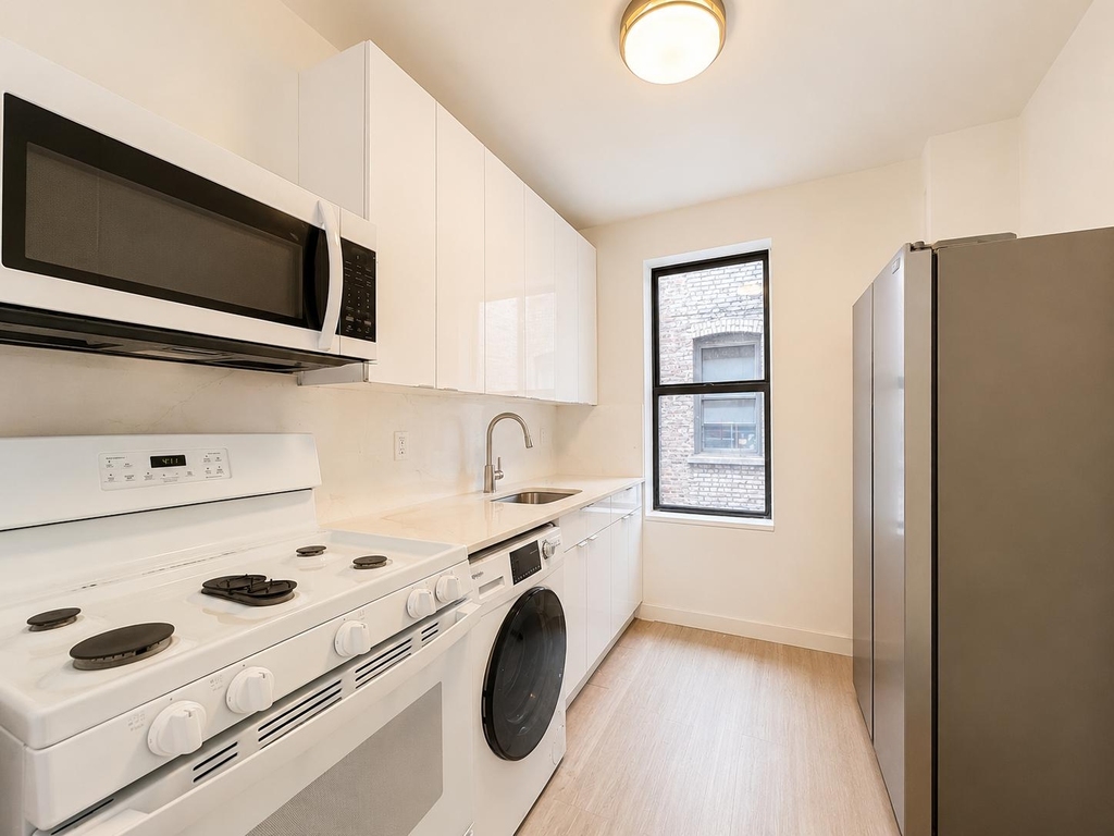 3415 Broadway - Photo 8