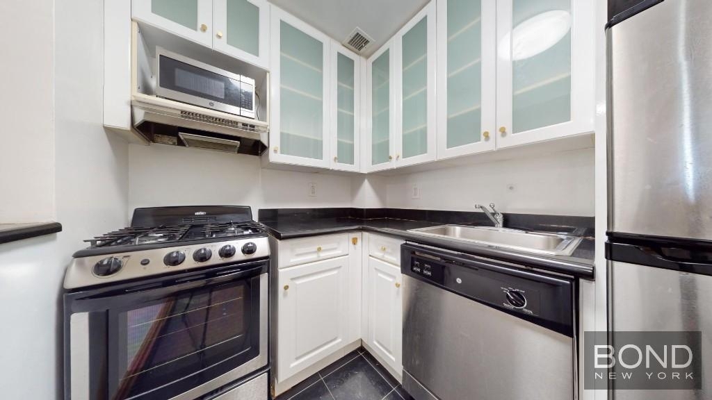 East 36th Street - Photo 2