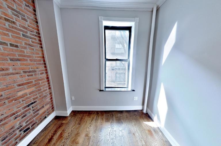 East 83rd Street - Photo 2