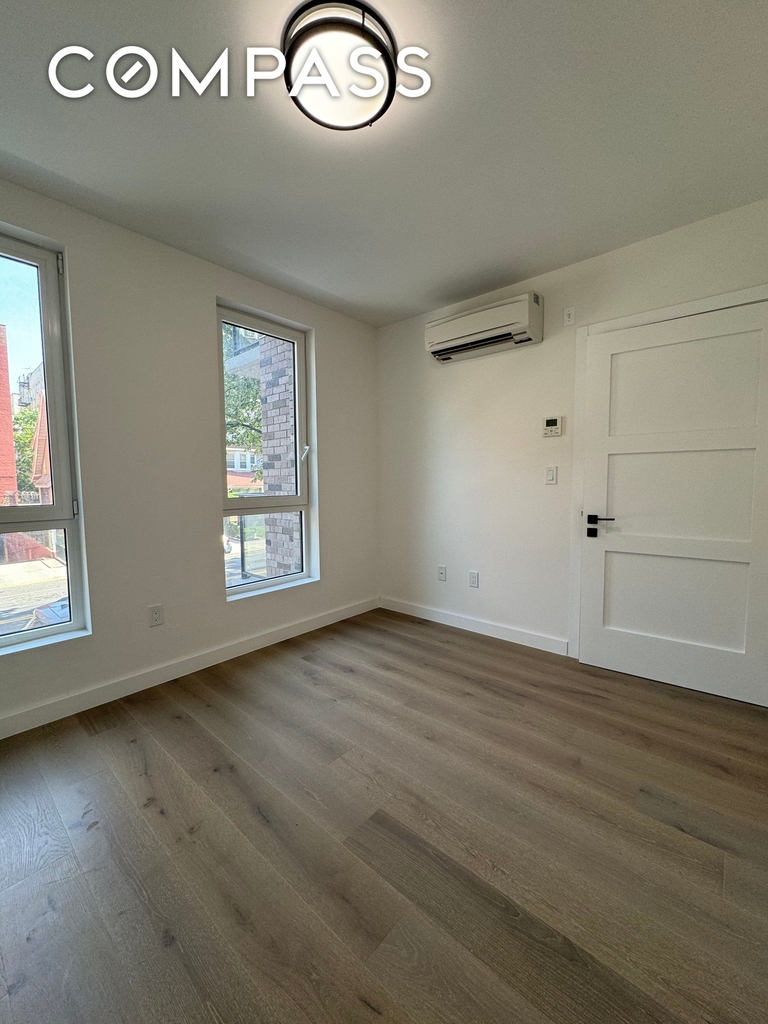Avenue H - Photo 5
