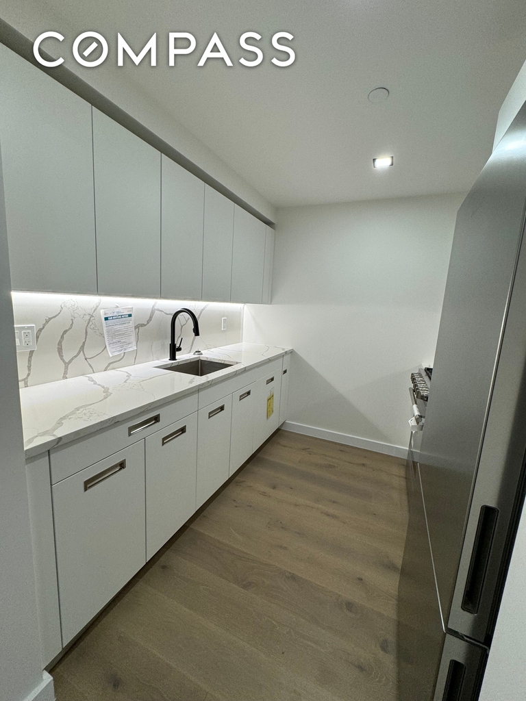 Avenue H - Photo 1